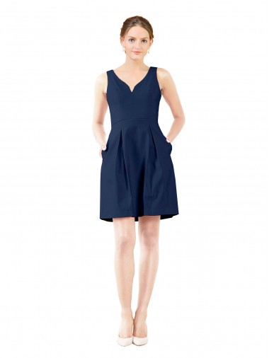 Azul marina oscuro línea A Cuello en V Satén Corto Vestidos de dama de honor / Vestidos de cóctel