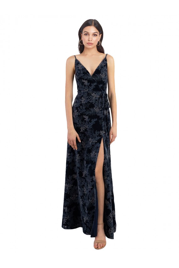 Azul marina oscuro línea A Cuello en V Terciopelo floral Terciopelo Elástico Largo Vestidos de dama de honor
