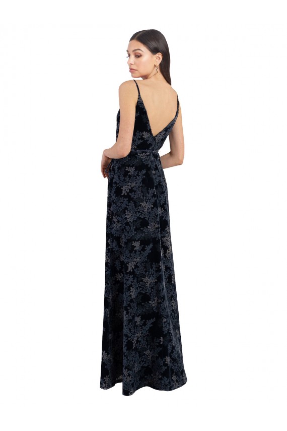 Azul marina oscuro línea A Cuello en V Terciopelo floral Terciopelo Elástico Largo Vestidos de dama de honor