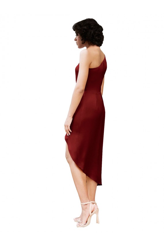 Borgoña Cubierta Un Hombre Midi Satén elástico Corto Formales Vestidos de dama de honor / Vestidos de fiesta / Vestidos de cóctel