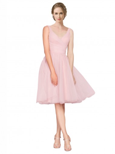 Rosa línea A Cuello en V Tul Corto Vestidos de dama de honor / Vestidos de cóctel / Vestidos para homecoming