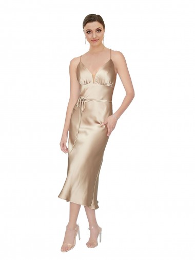 línea A Cuello en V Midi Satén sedoso Corto Formales Vestidos de dama de honor / Vestidos de fiesta / Vestidos de cóctel